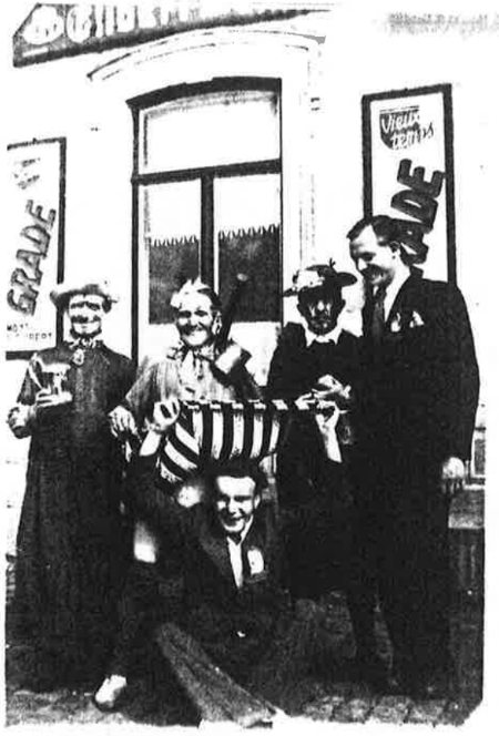 Fête des pélerins vers 1945; Clément Delvaux, Auguste Pirson, Emile Dufeyt (dit Milou), François Scheyvens et Roger Charlie